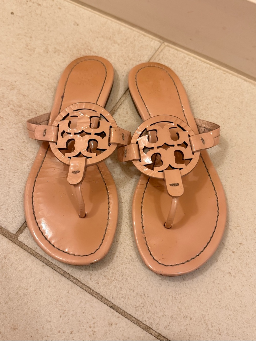 Tory Burch Miller Peach Puff Leather Logo Thong Flat Sandals Women’s Size 7.5